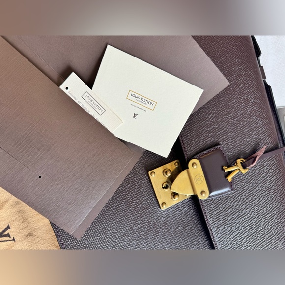 😘Louis Vuitton Tiaga Briefcase - Picture 7 of 17